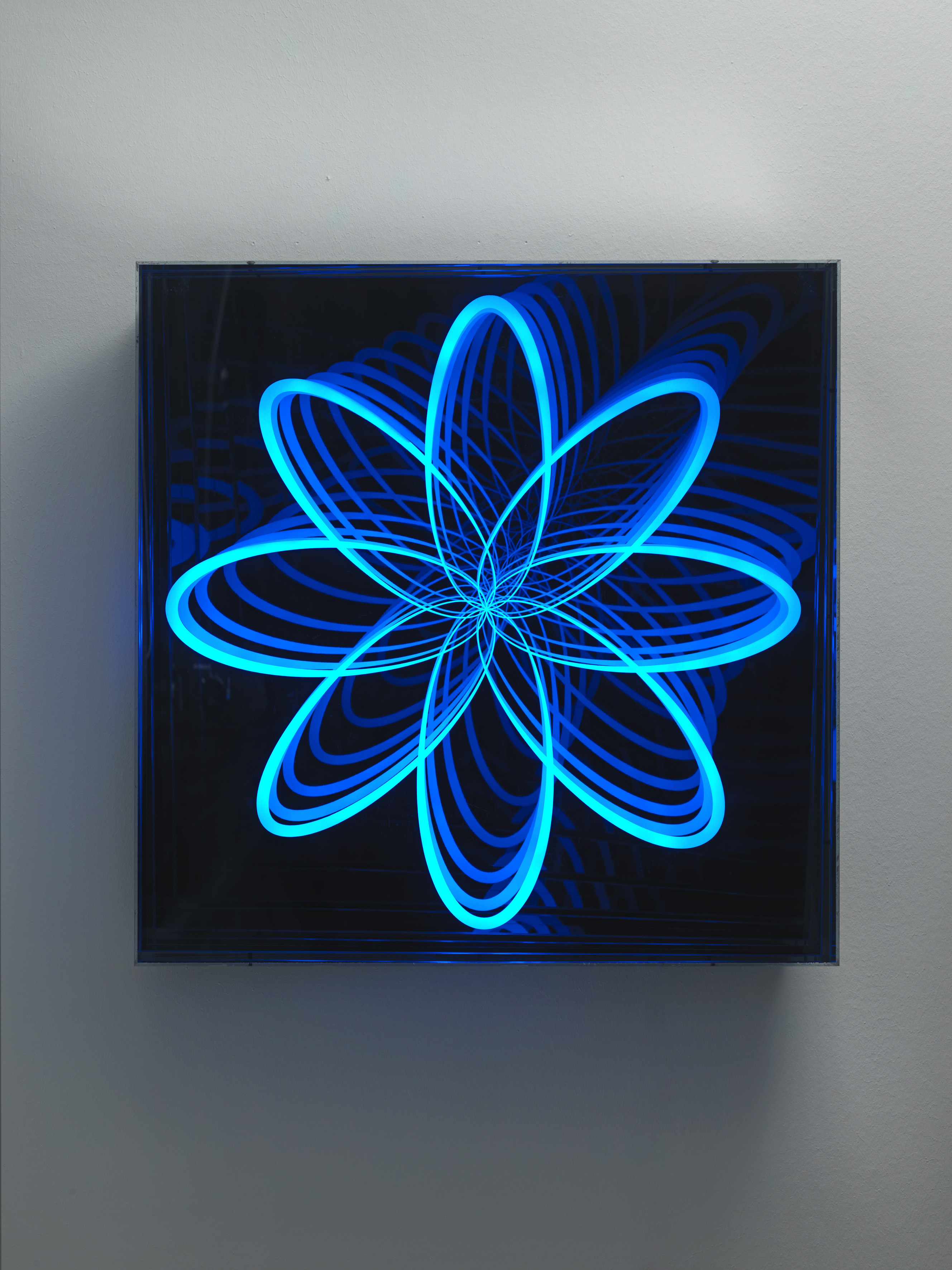 Hans Kotter - Organic Orbit, metal, plexiglass and mirror LED, 60 x 60 x 16 cm, Ed. 3/8, 2012