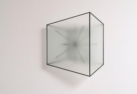 Reinoud Oudshoorn, Untitled (K-19), Frosted glass & steel, 64 x 61 x 22 cm, 2019