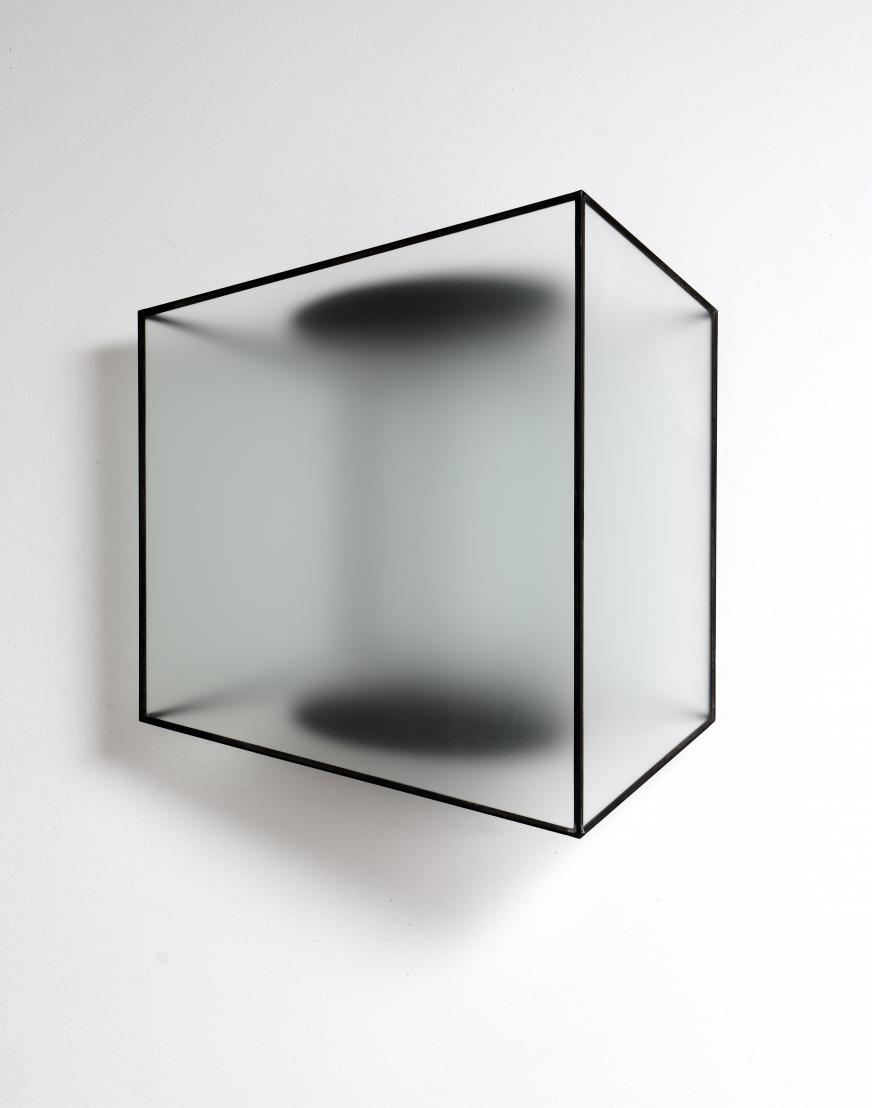 Reinoud Oudshoorn, Untitled (G-22), Frosted glass and steel, 64 x 61 x 22 cm, 2022